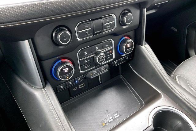 Used 2021 Chevrolet Suburban Premier w/ Premium Package RWD image 28
