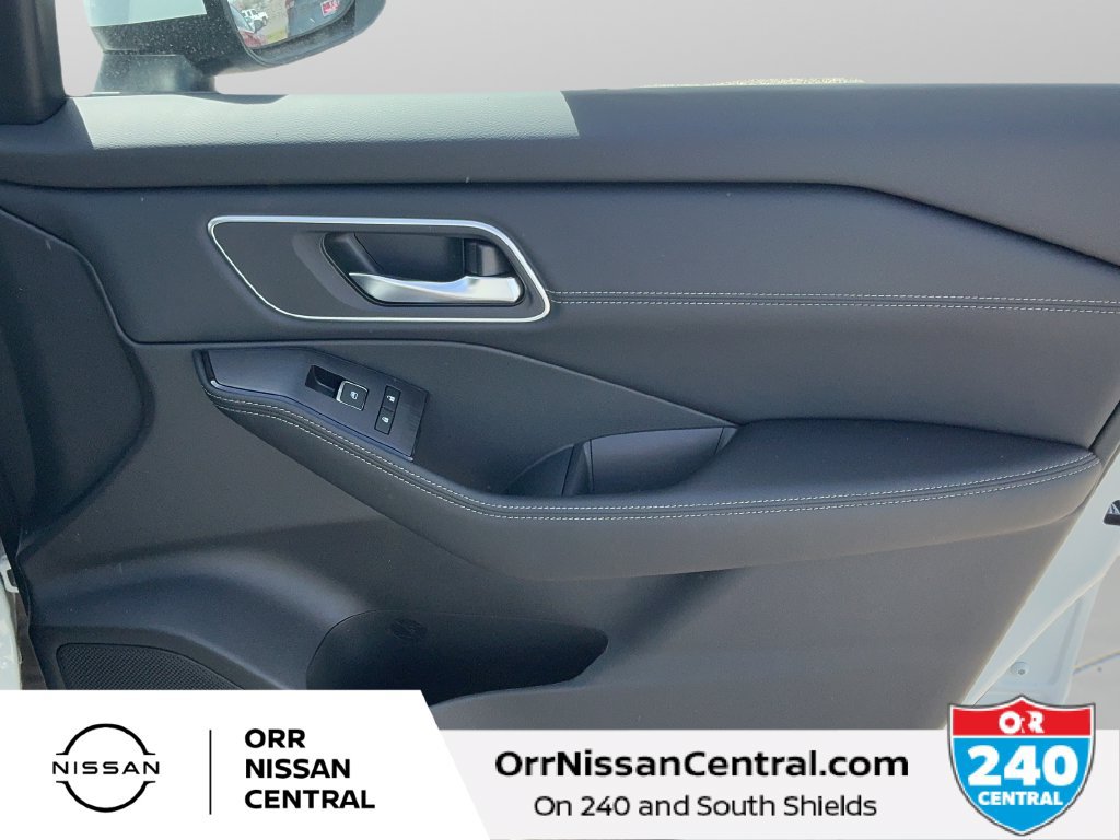 Used 2026 Nissan Rogue Platinum w/ Platinum Premium Package AWD/4WD image 10