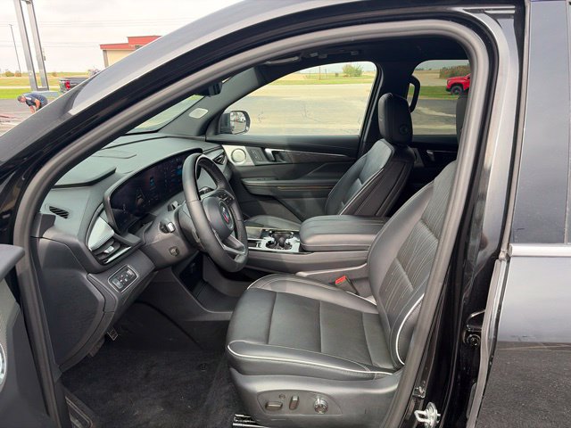 Used 2026 Buick Enclave Avenir AWD/4WD image 7