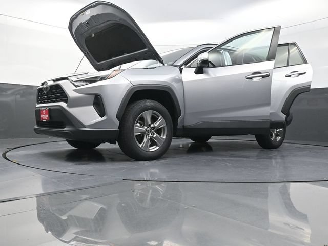 Used 2024 Toyota RAV4 XLE FWD image 41