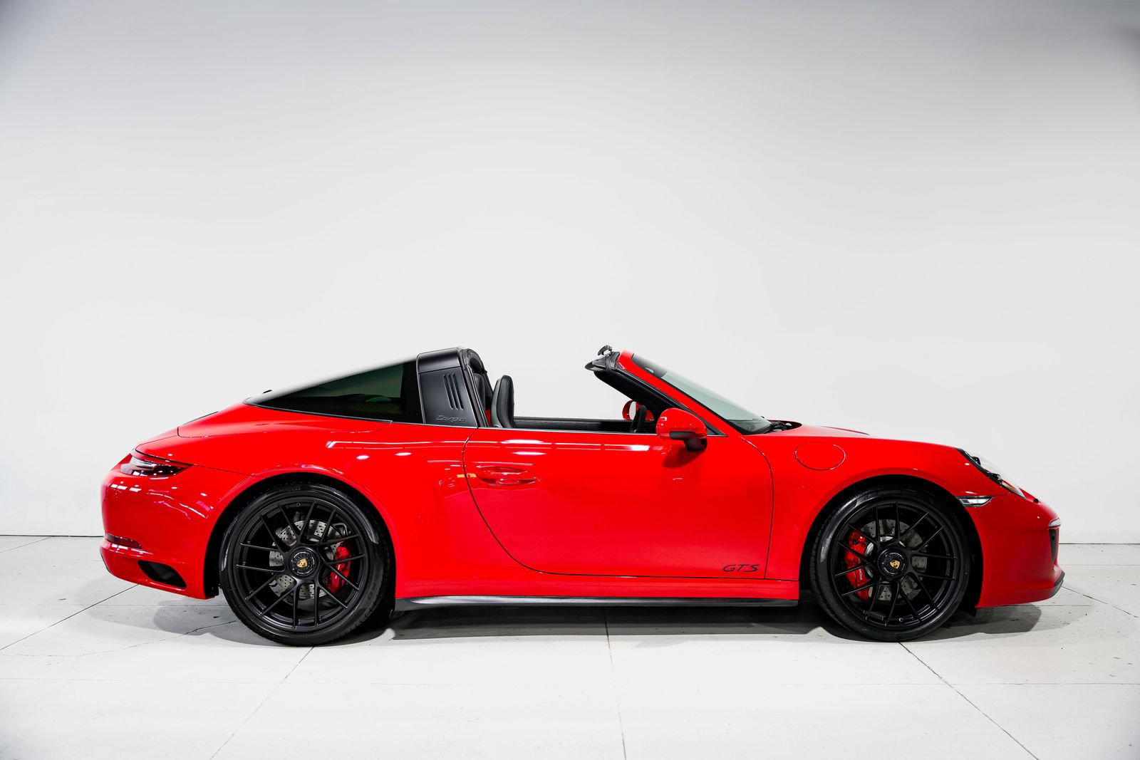 Used 2017 Porsche 911 Targa 4 GTS AWD/4WD image 3