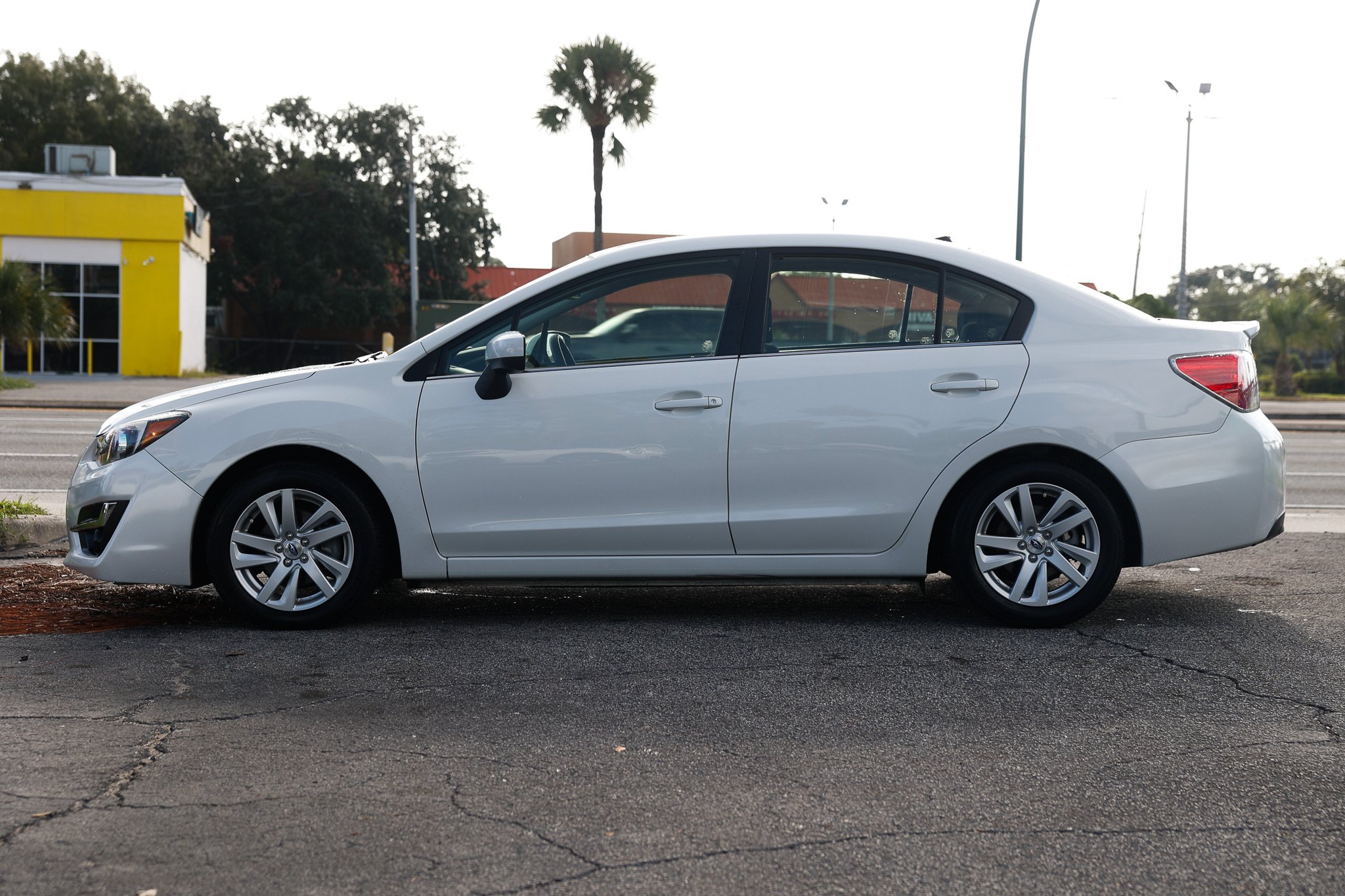 Used 2016 Subaru Impreza 2.0i Premium w/ Popular Package #2 AWD/4WD image 4