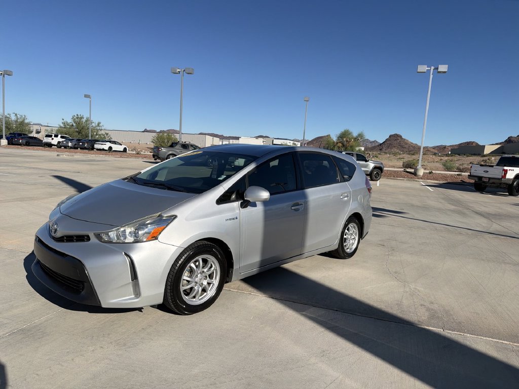 Used 2015 Toyota Prius V Four FWD image 8