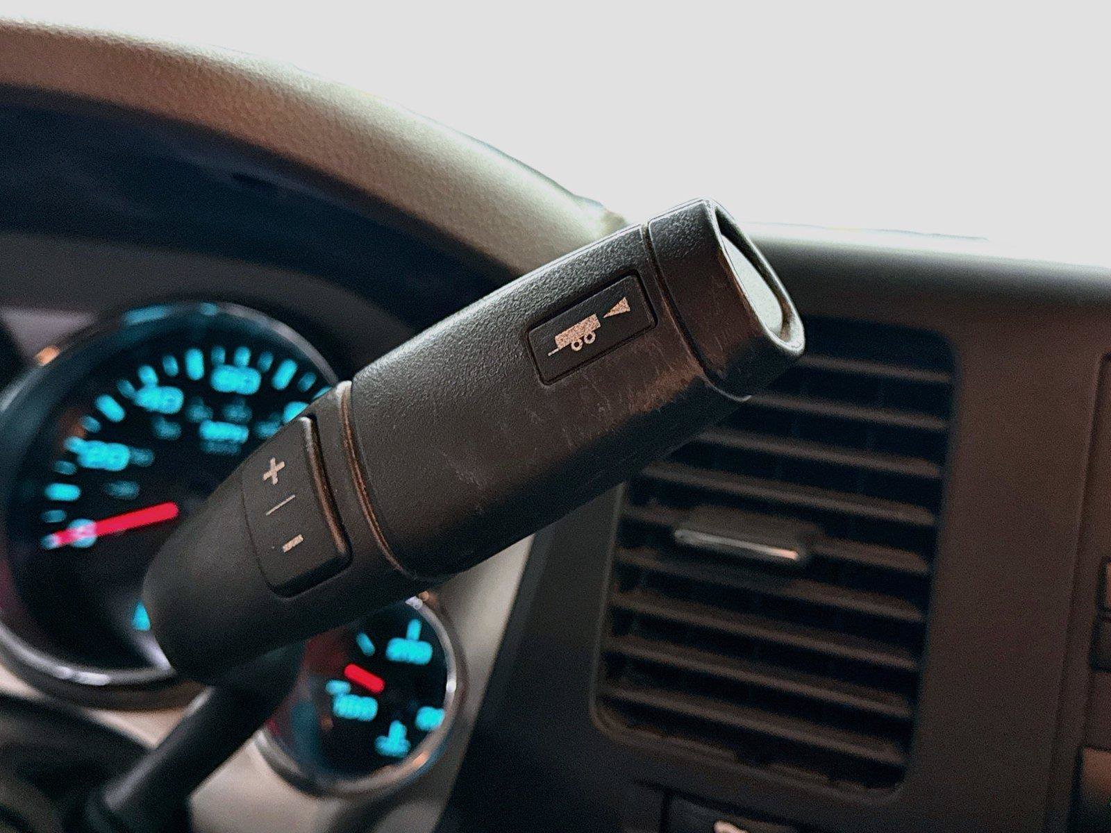 Used 2009 Chevrolet Silverado 2500 W/T AWD/4WD image 9