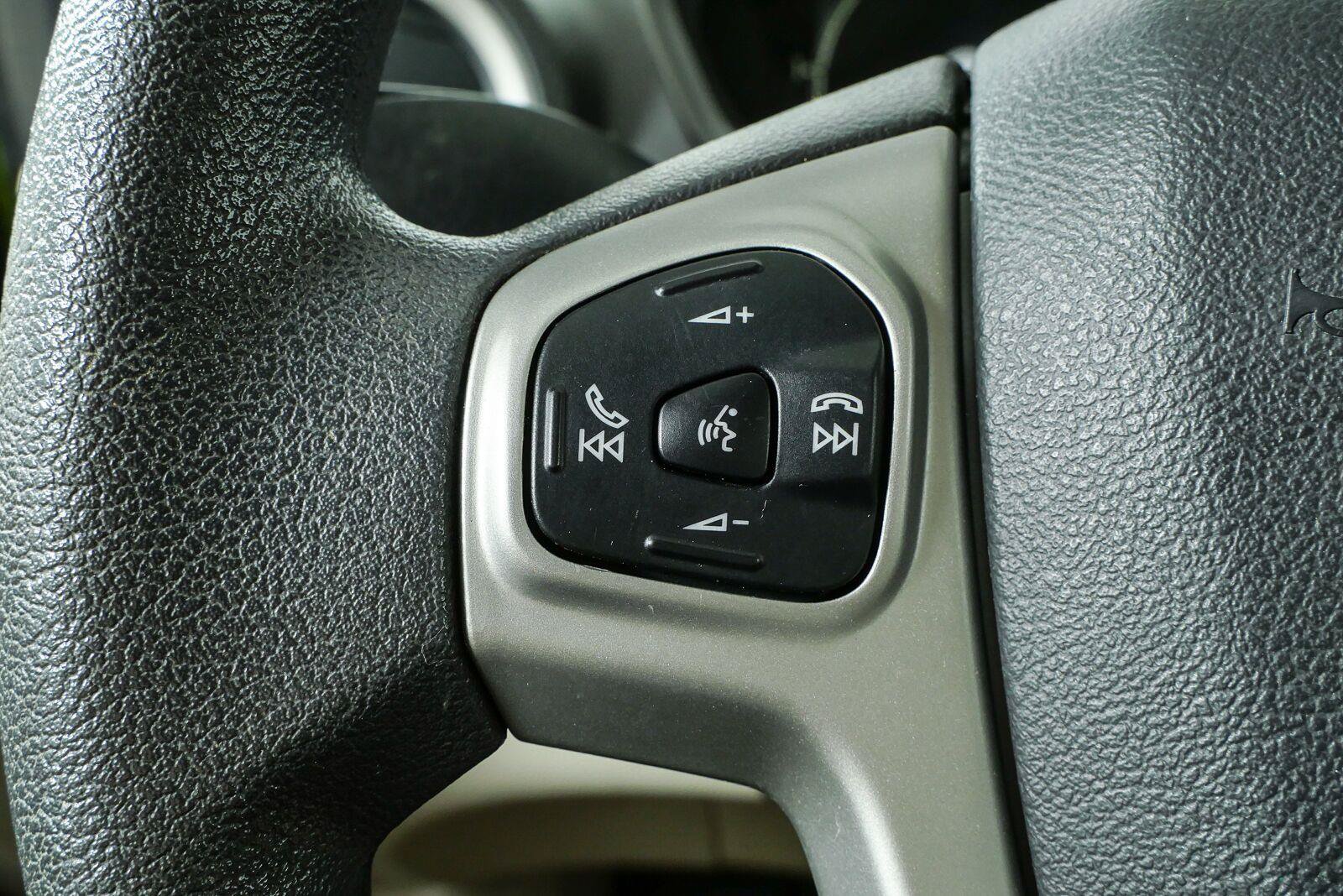 Used 2013 Ford Fiesta SE FWD image 10
