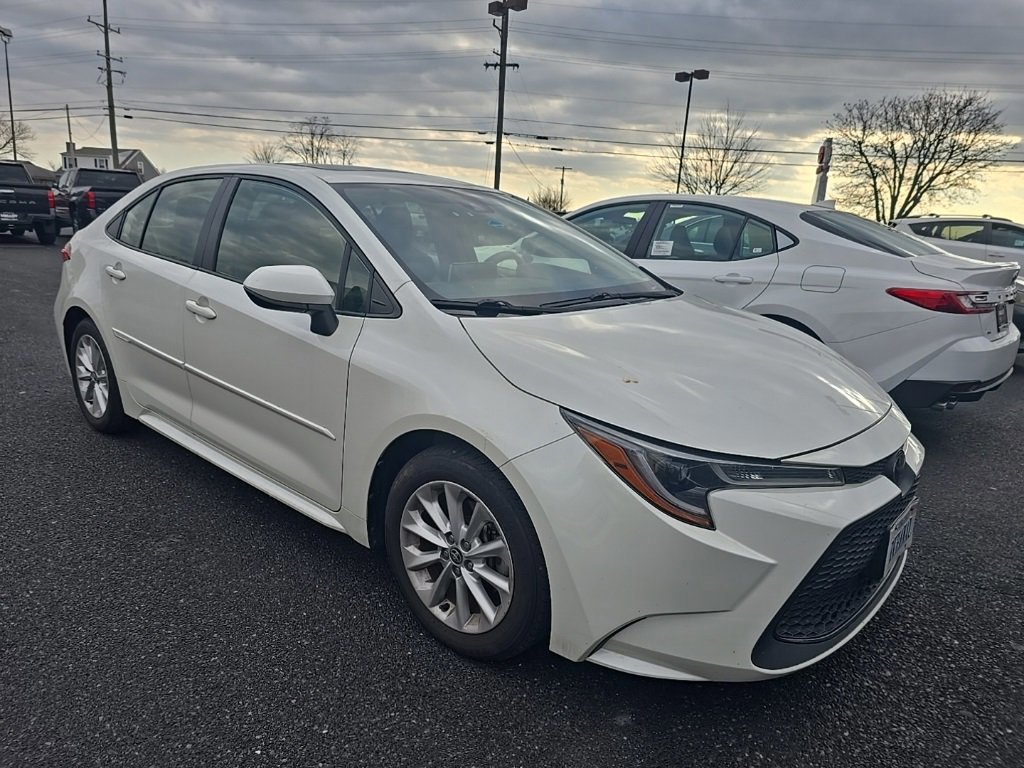 Used 2020 Toyota Corolla LE image 2