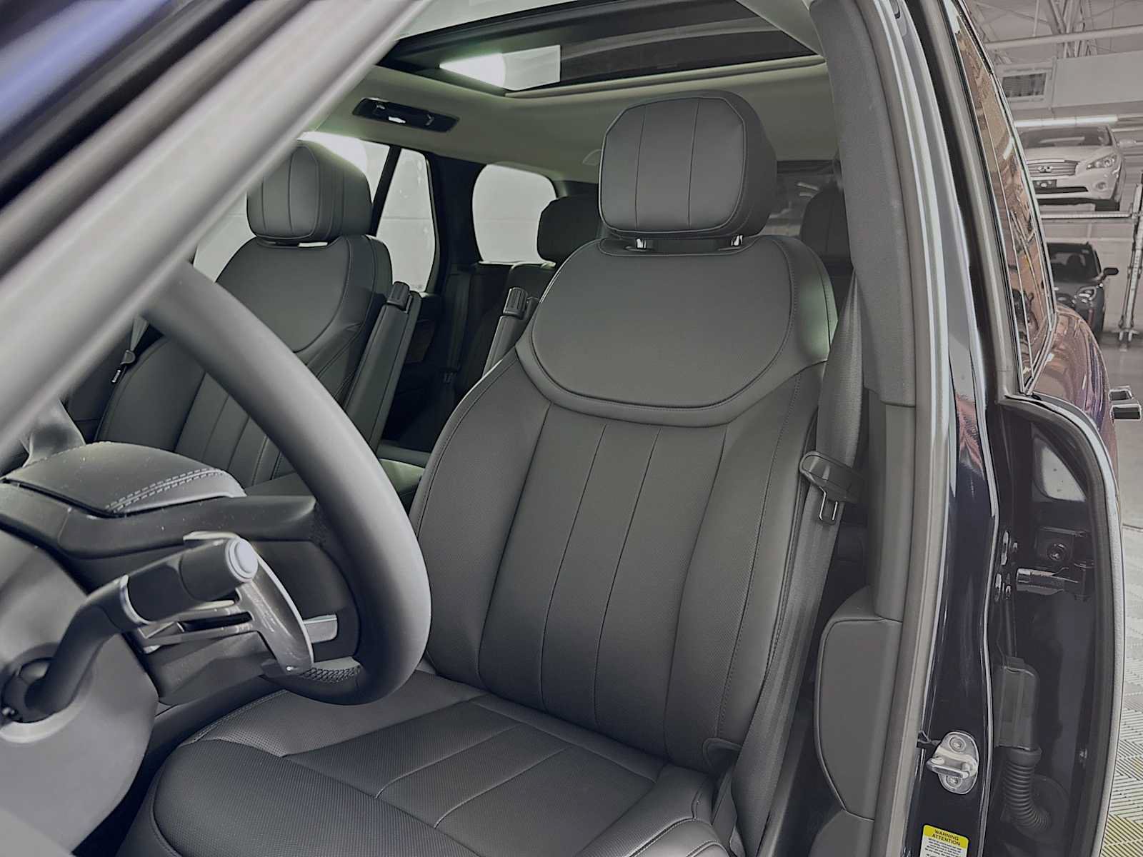 New 2026 Land Rover Range Rover SE AWD/4WD image 11
