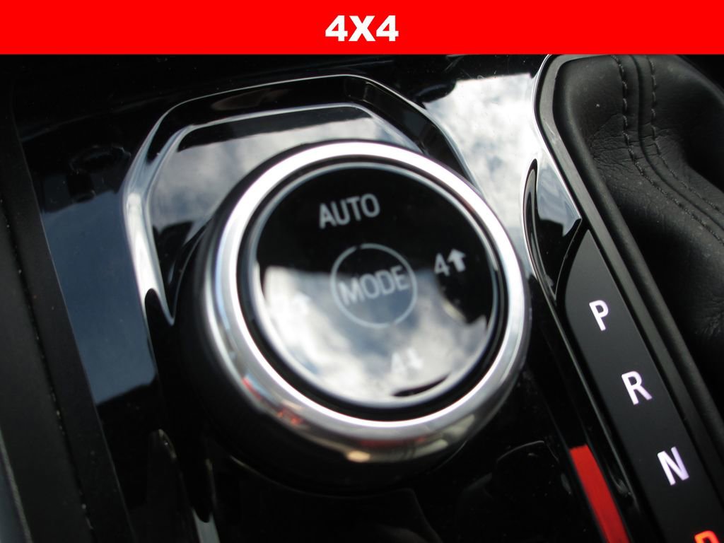 Used 2024 Chevrolet Colorado Trail Boss w/ Advanced Trailering Package image 18