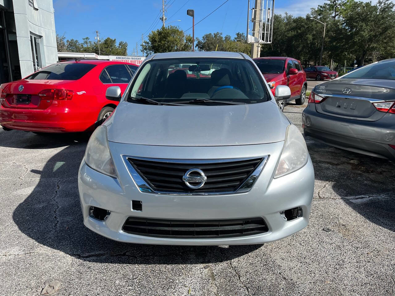 Used 2014 Nissan Versa SL w/ Tech Package image 3