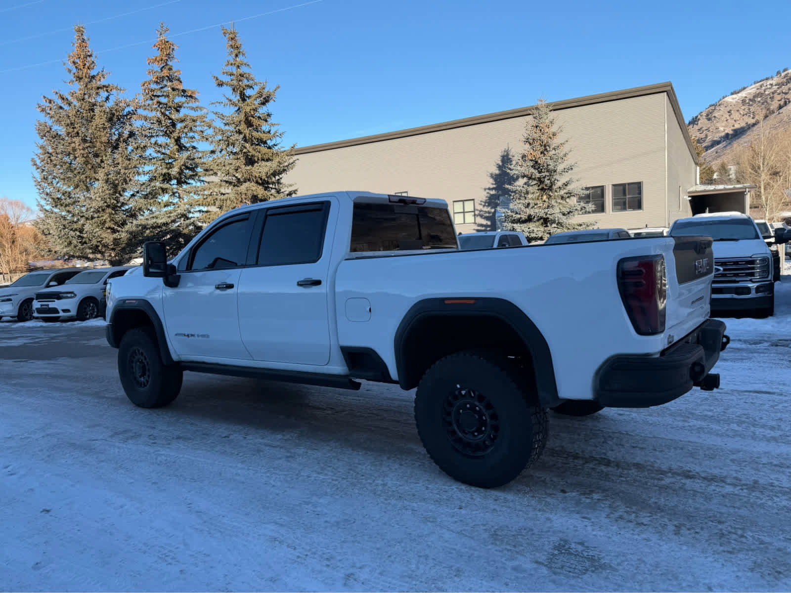 Used 2025 GMC Sierra 2500 AT4X w/ AT4X AEV Edition image 18