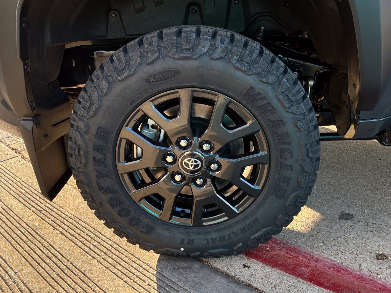New 2026 Toyota 4Runner SR5 AWD/4WD image 8