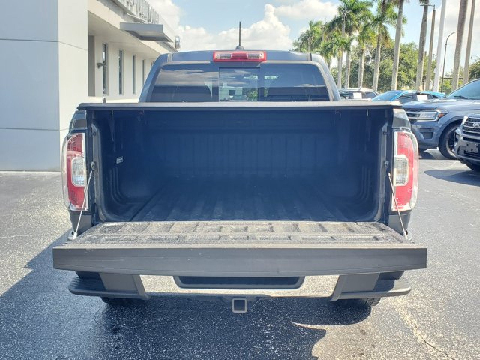 Used 2016 GMC Canyon SLT w/ Trailering Package RWD image 8