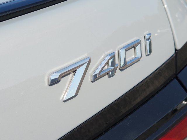 Used 2026 BMW 740i xDrive AWD/4WD image 9