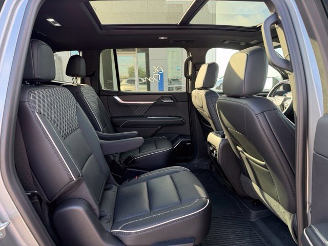 Used 2026 GMC Acadia Denali w/ Super Cruise Package AWD/4WD image 13