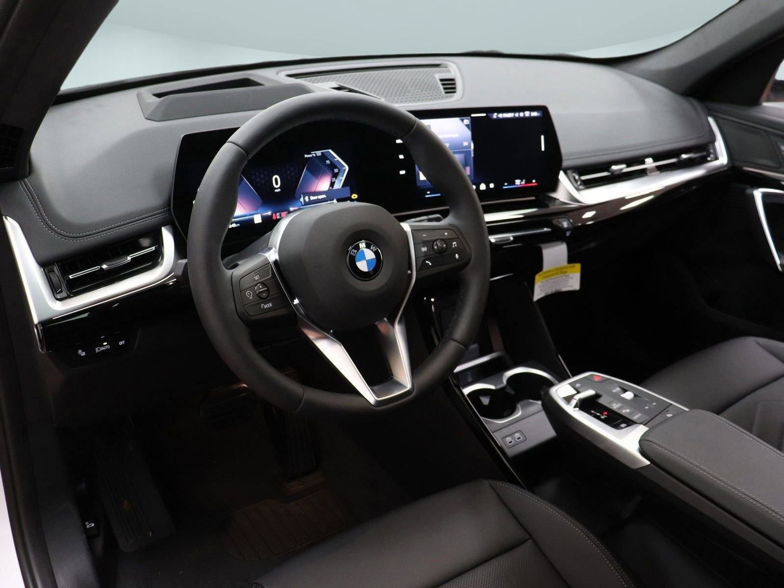 Used 2025 BMW X1 xDrive28i w/ Technology Package image 2