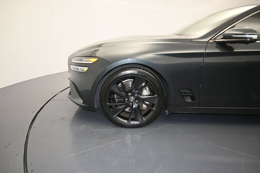 Used 2022 Genesis G70 3.3T RWD image 9