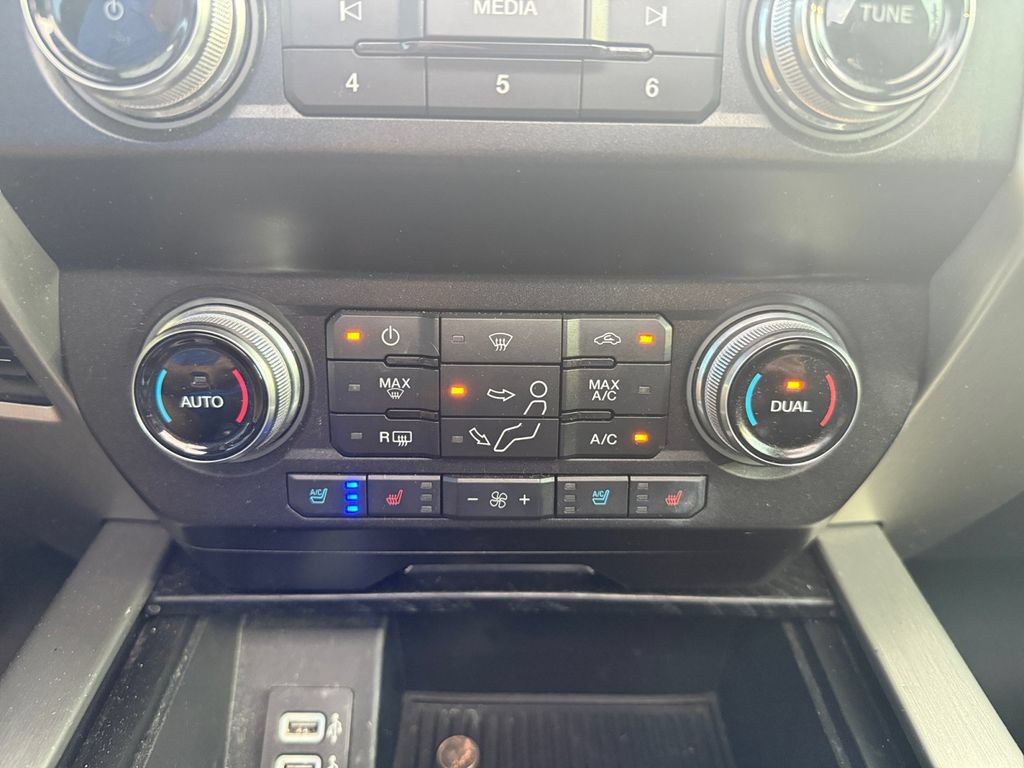 Used 2019 Ford F250 Platinum w/ Platinum Ultimate Package AWD/4WD image 33