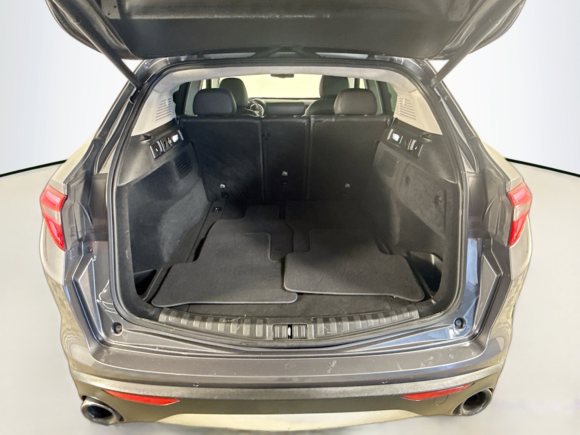 Used 2018 Alfa Romeo Stelvio Ti image 35