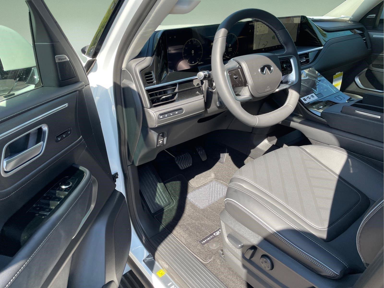 New 2026 INFINITI QX80 Luxe w/ Cargo Package RWD image 14