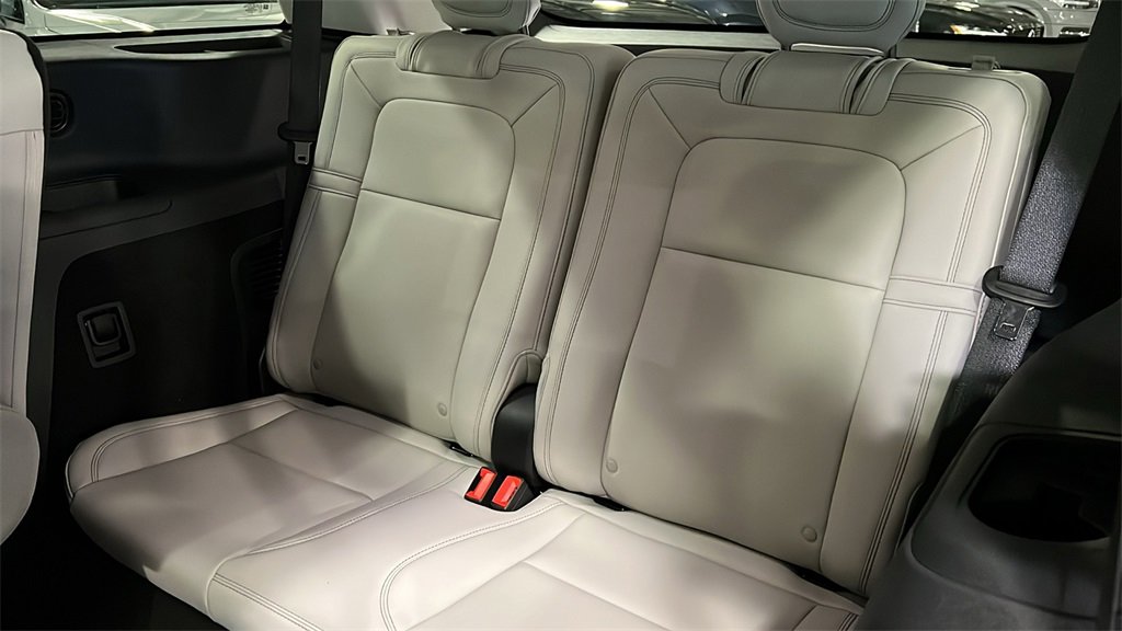 Used 2025 Lincoln Aviator Reserve w/ Illumination Package image 30