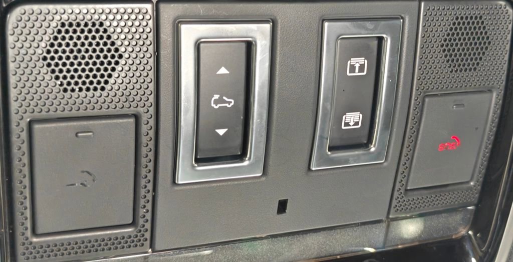 Used 2021 Land Rover Range Rover Westminster Edition image 11