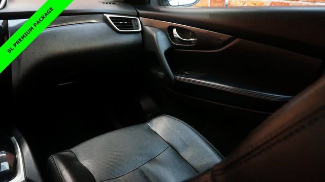 Used 2016 Nissan Rogue SL w/ SL Premium Package image 38