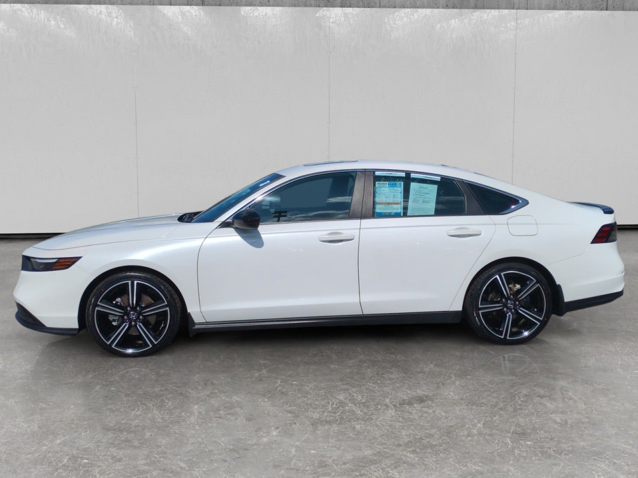 Used 2025 Honda Accord Sport image 4