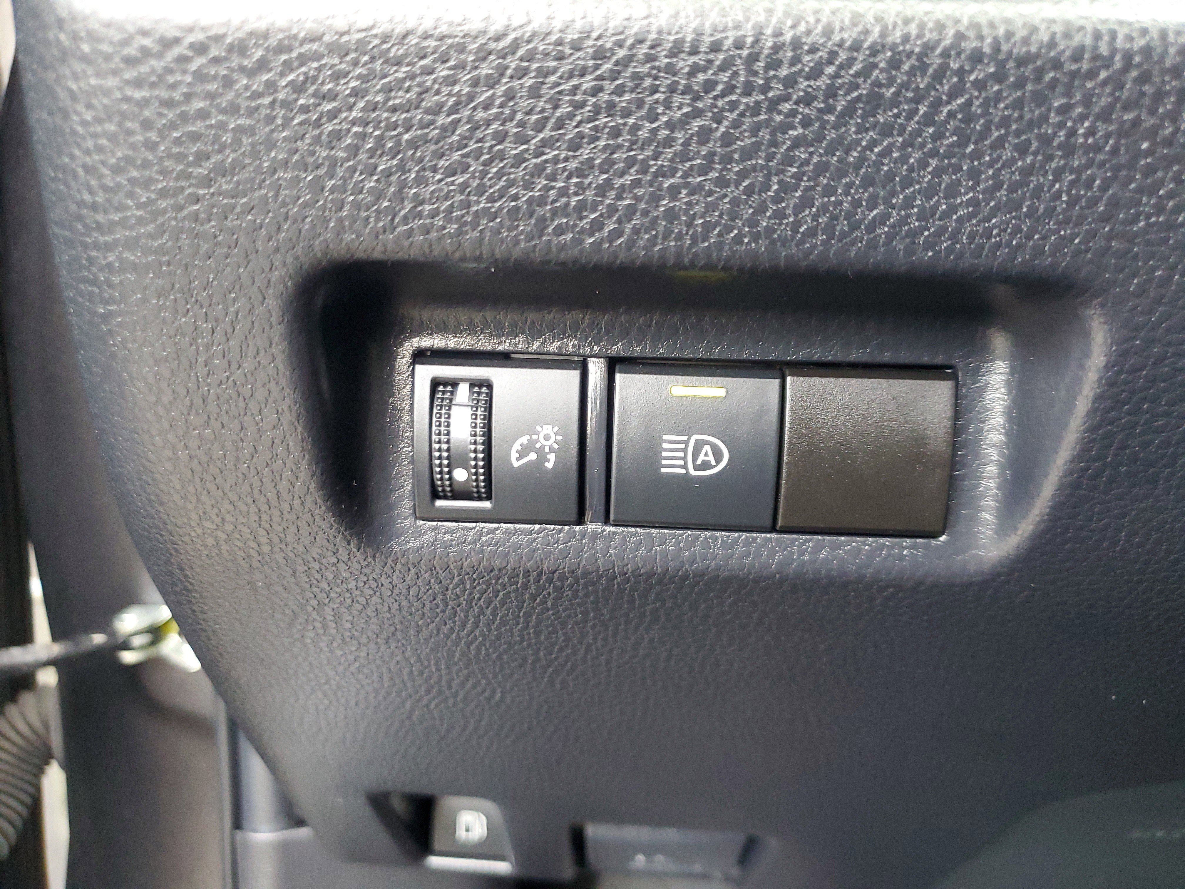 Used 2022 Toyota RAV4 XLE image 29