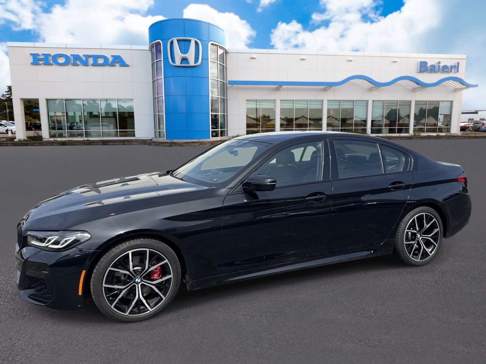 Used 2022 BMW 530i xDrive w/ M Sport Package AWD/4WD image 2