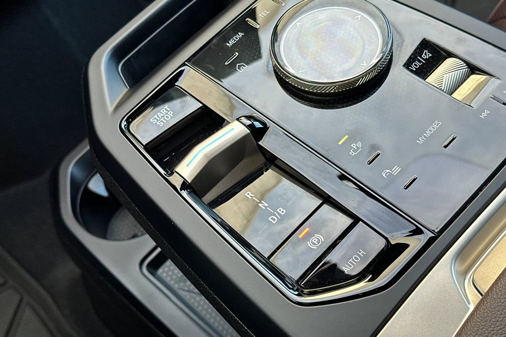 Used 2024 BMW iX xDrive50 w/ Premium Package image 25