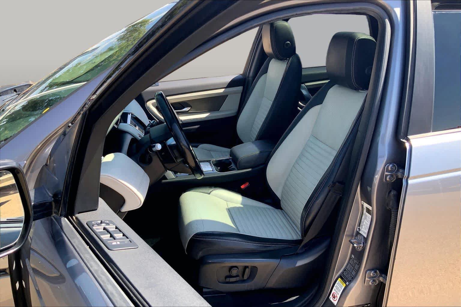 Used 2020 Land Rover Discovery Sport SE R-Dynamic AWD/4WD image 7