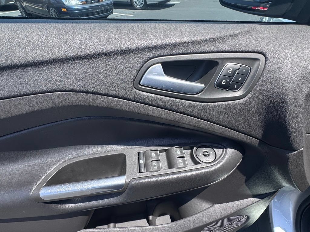 Used 2019 Ford Escape Titanium AWD/4WD image 24