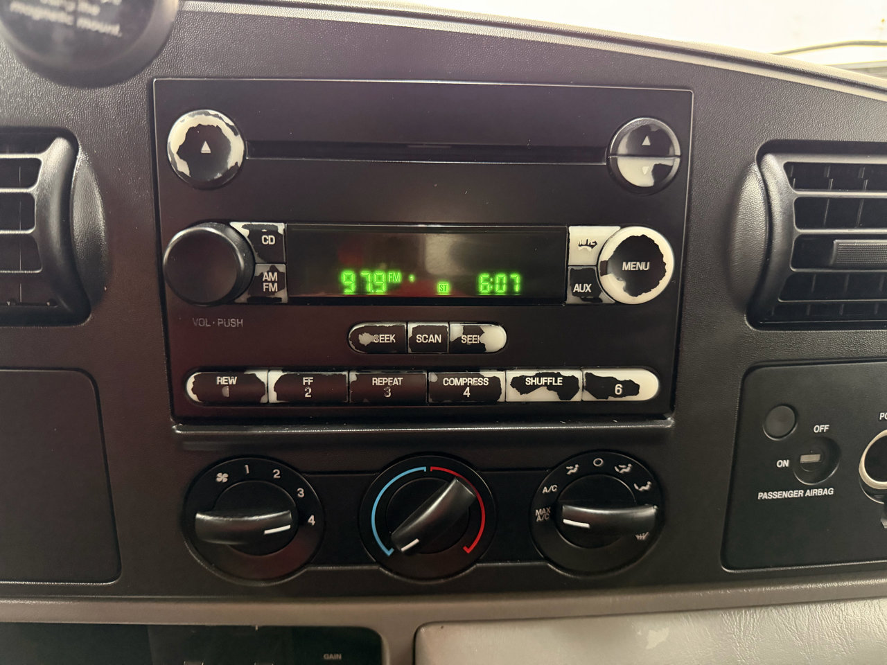 Used 2005 Ford F250 Lariat image 23