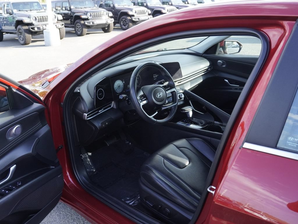 Used 2024 Hyundai Elantra Limited FWD image 29
