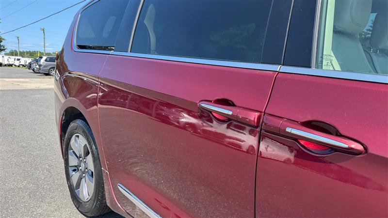 Used 2018 Chrysler Pacifica Limited w/ Advanced Safetytec Group FWD image 25