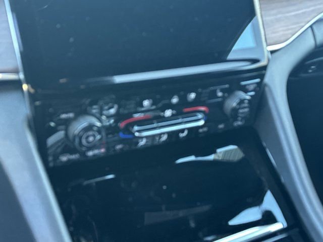 New 2025 Jeep Grand Cherokee Summit w/ Luxury Tech Group V image 26