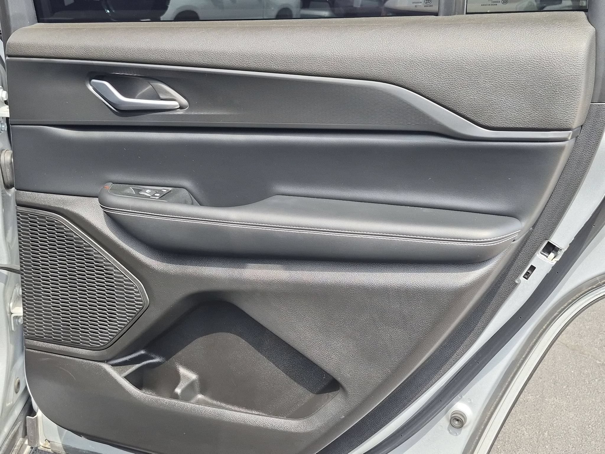 Used 2024 Jeep Grand Cherokee L Altitude RWD image 29
