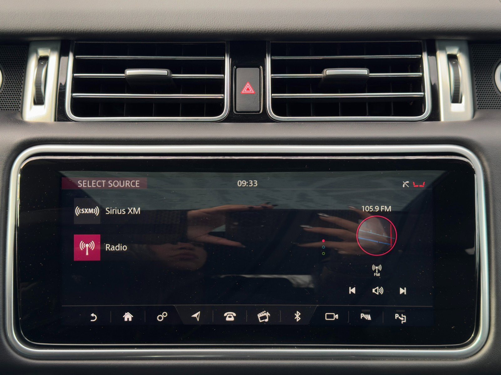 Used 2020 Land Rover Range Rover HSE image 29