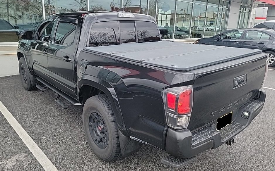 Used 2016 Toyota Tacoma SR5 w/ SR5 Appearance Package (SN) AWD/4WD image 4