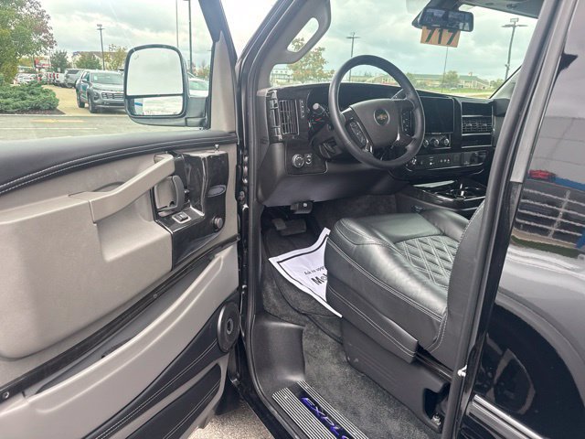 Used 2026 Chevrolet Express 2500 w/ Driver Convenience Package RWD image 2