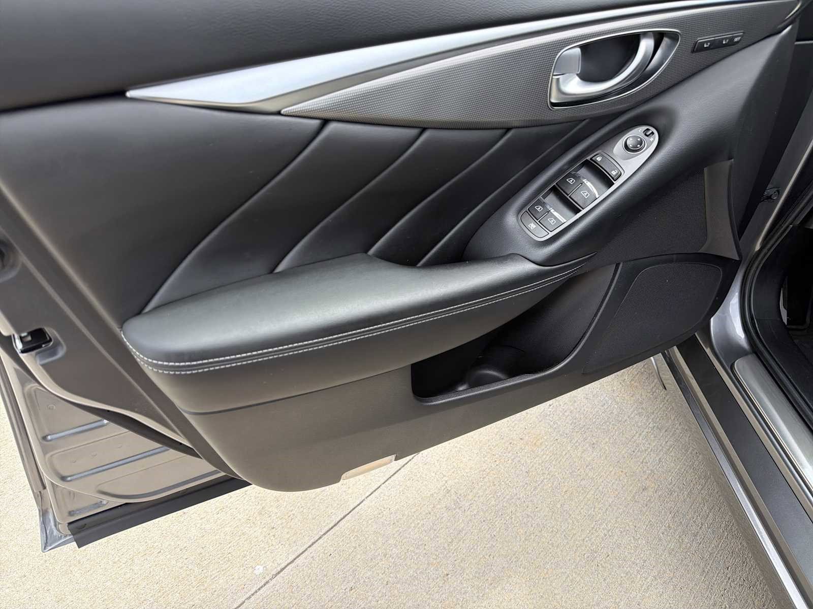 Used 2016 INFINITI Q50 Sport AWD/4WD image 13