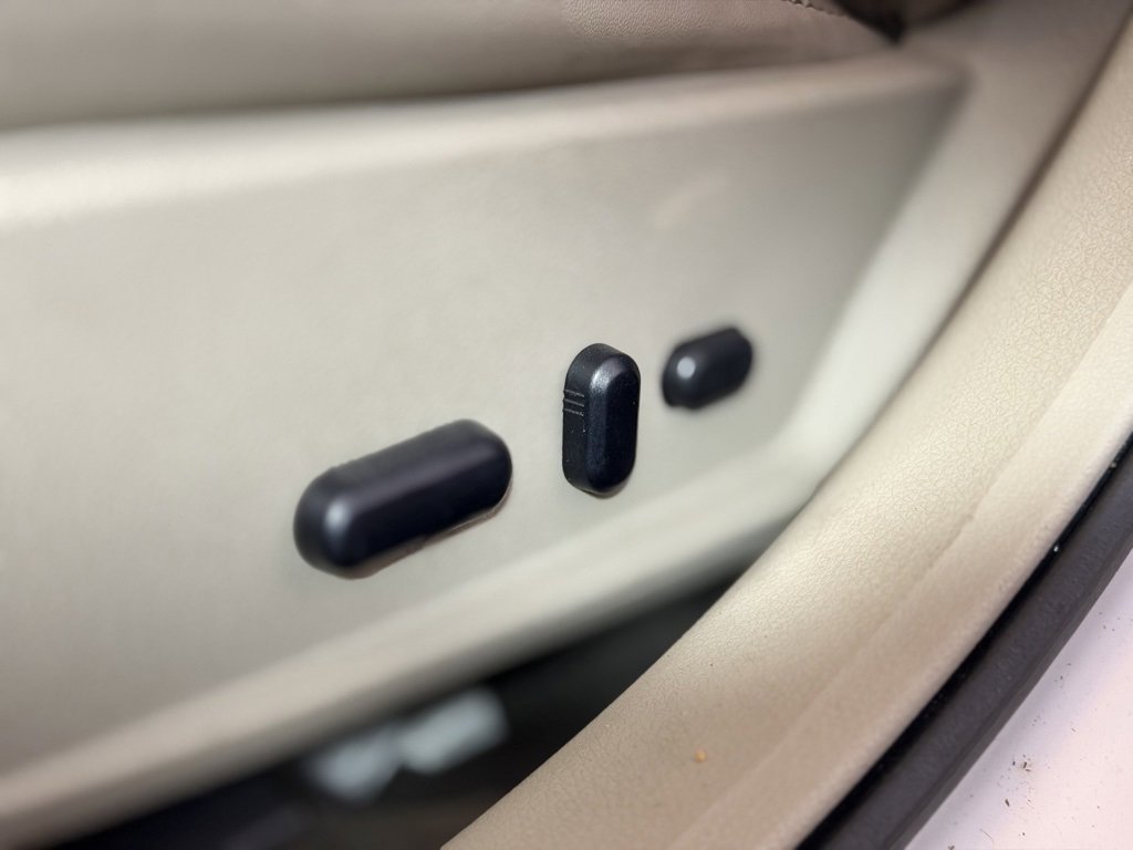 Used 2012 Ford Fusion Hybrid image 18