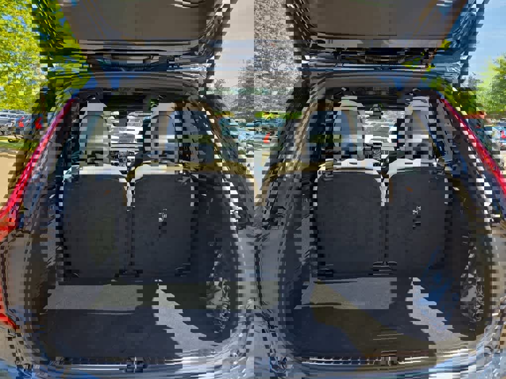 New 2025 Volvo XC90 B5 Plus image 6