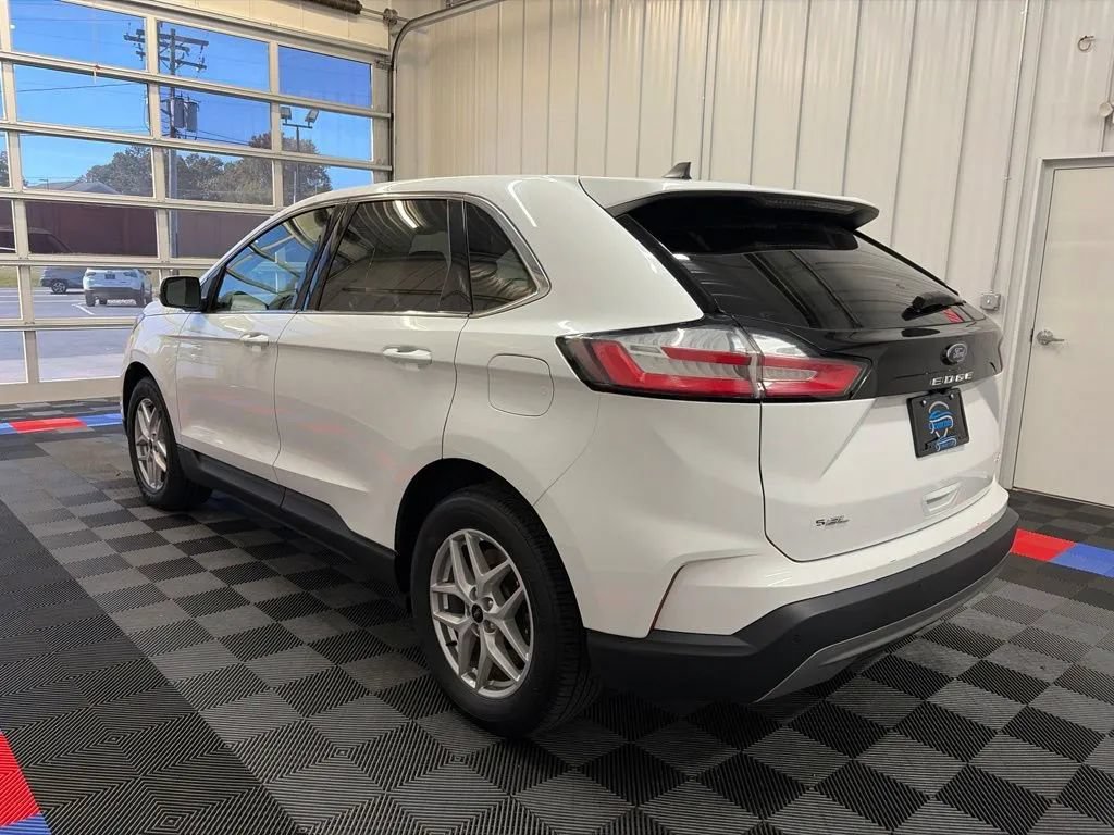 Used 2024 Ford Edge SEL AWD/4WD image 6