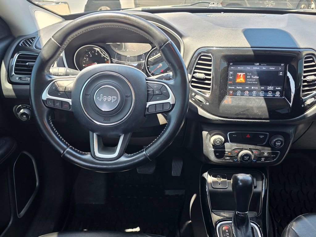 Certified 2020 Jeep Compass Latitude FWD image 18