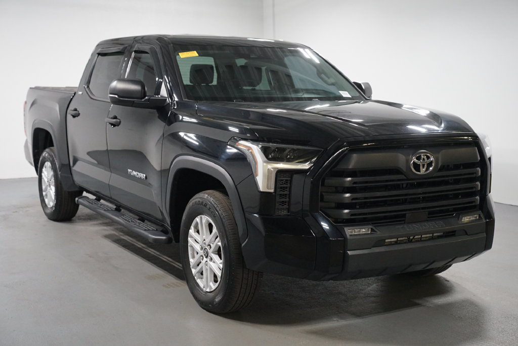Used 2022 Toyota Tundra SR5 AWD/4WD image 3