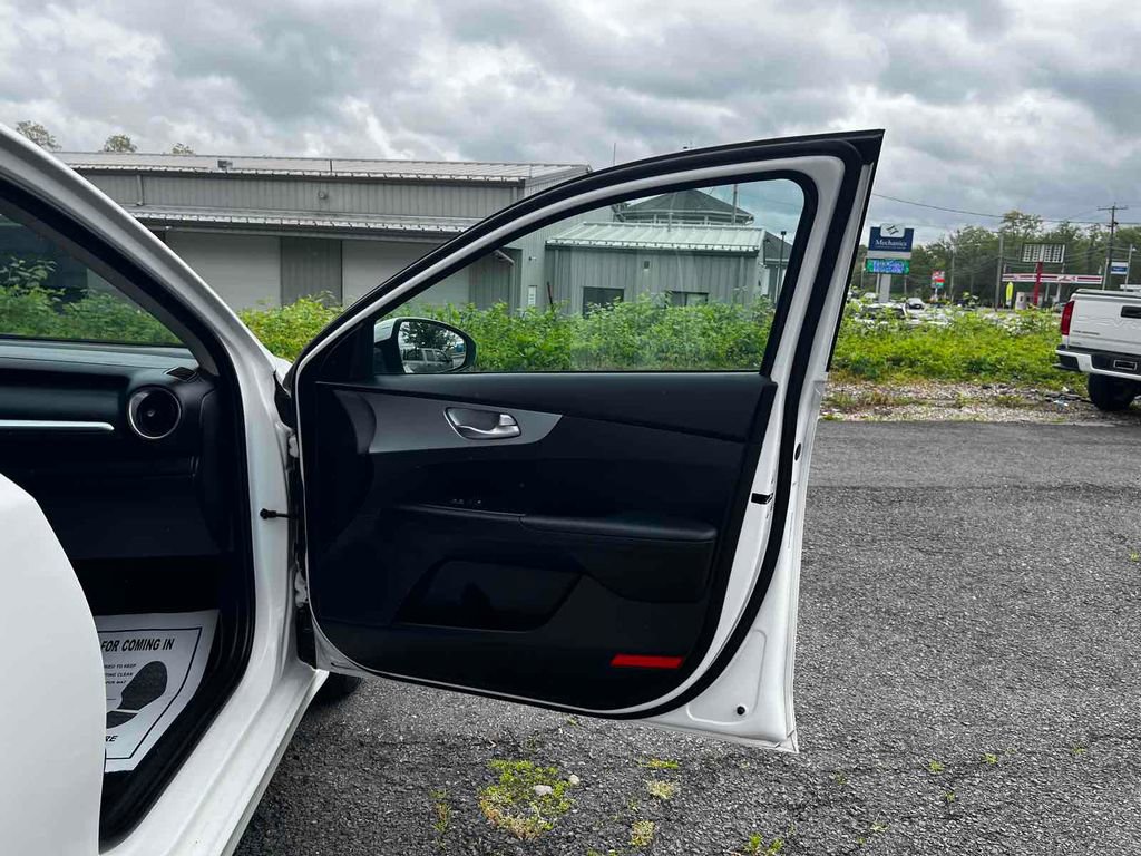Used 2023 Kia Forte LXS image 14