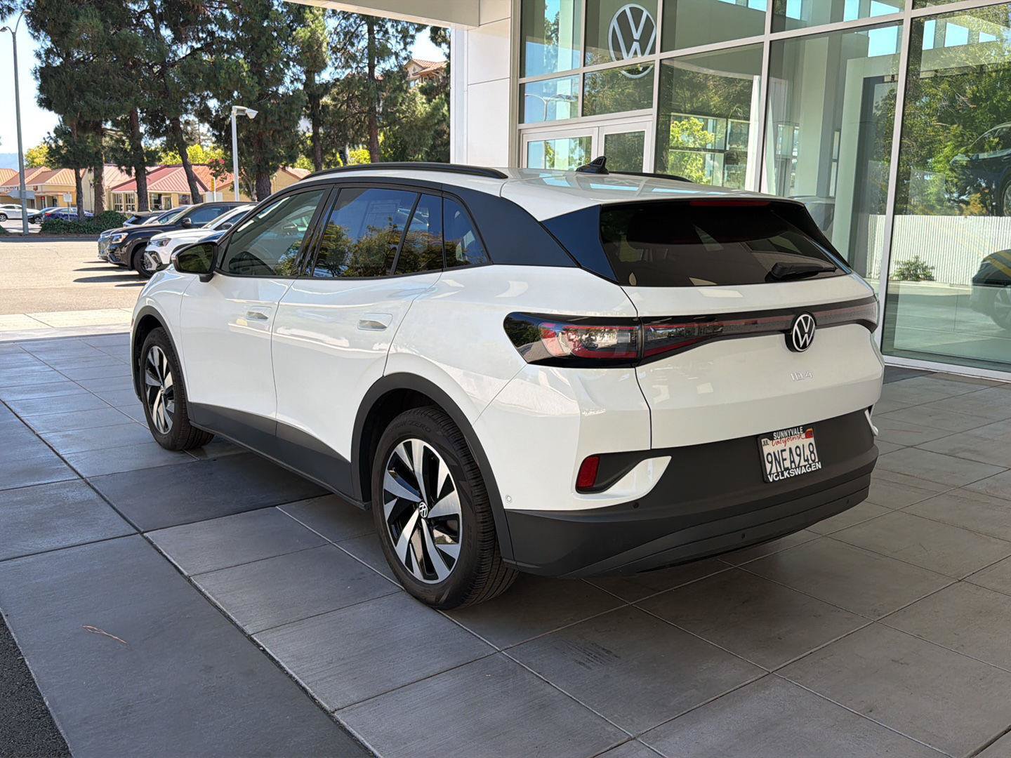 Certified 2024 Volkswagen ID.4 2WD image 3