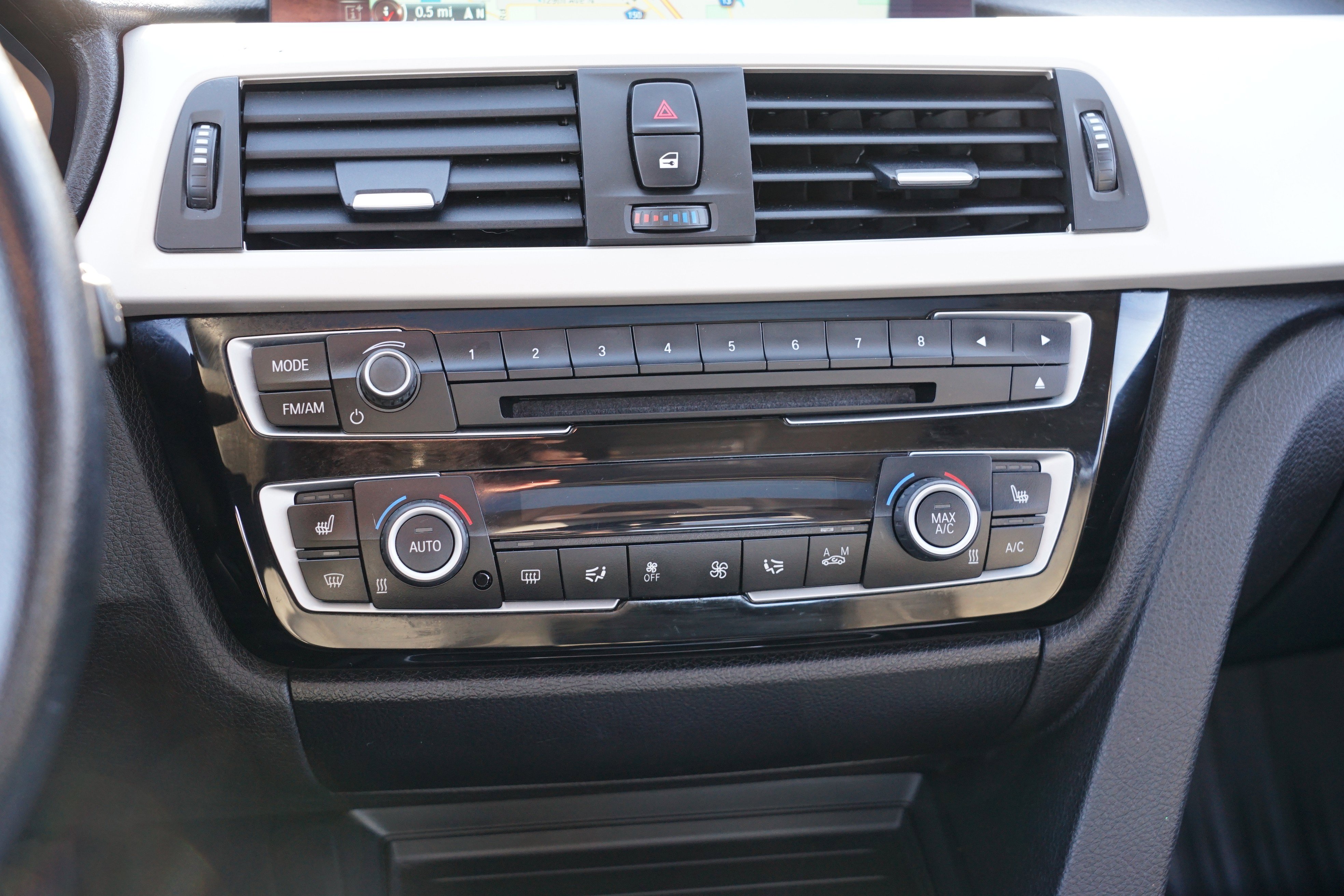 Used 2016 BMW 320i xDrive Sedan image 24