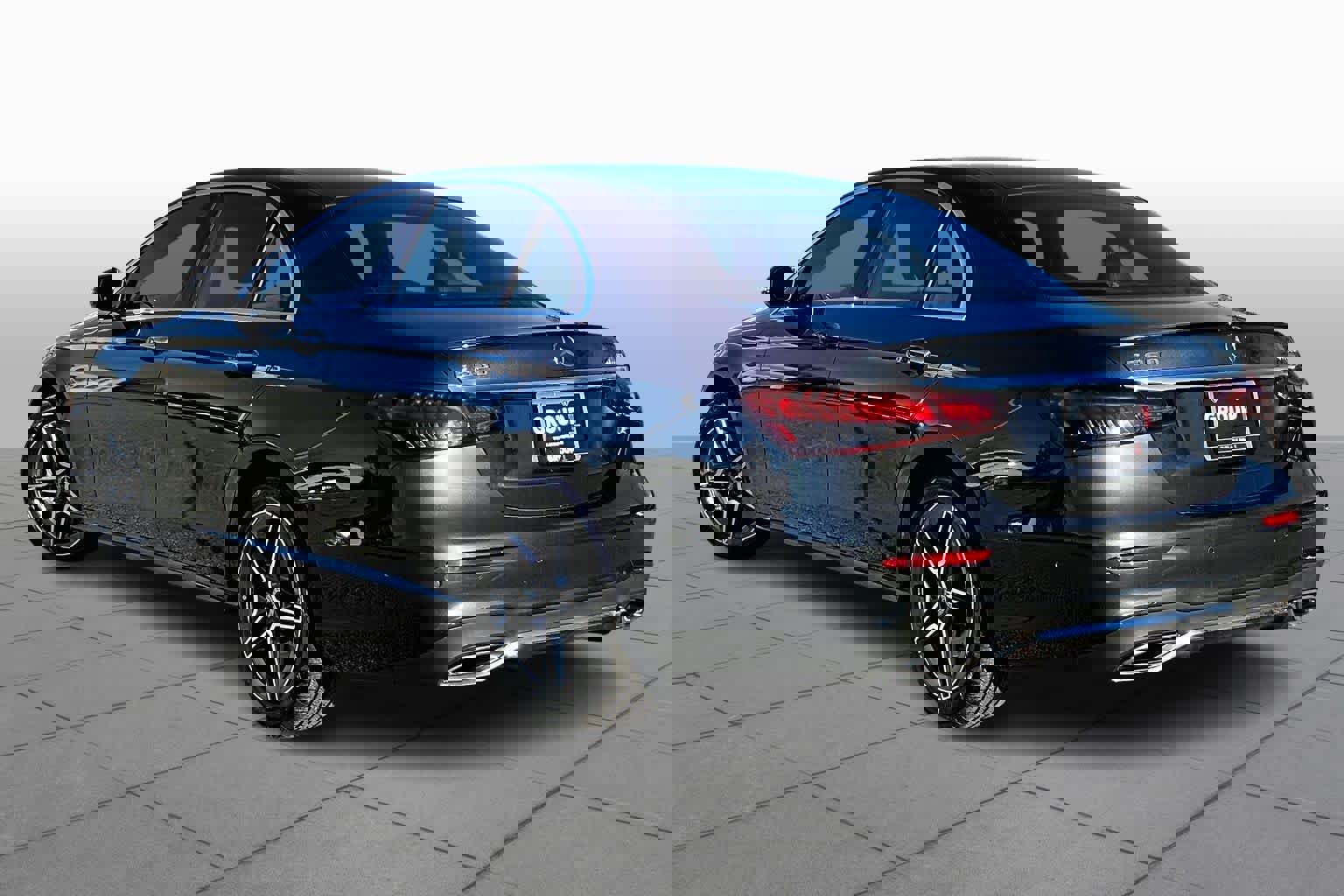 Used 2022 Mercedes-Benz E 350 4MATIC Sedan image 11